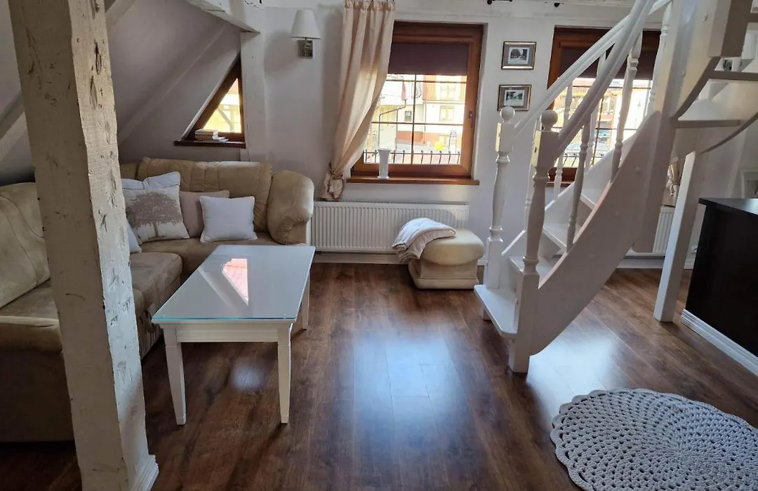 Apartament Kapitański “Perłowa muszla”-1