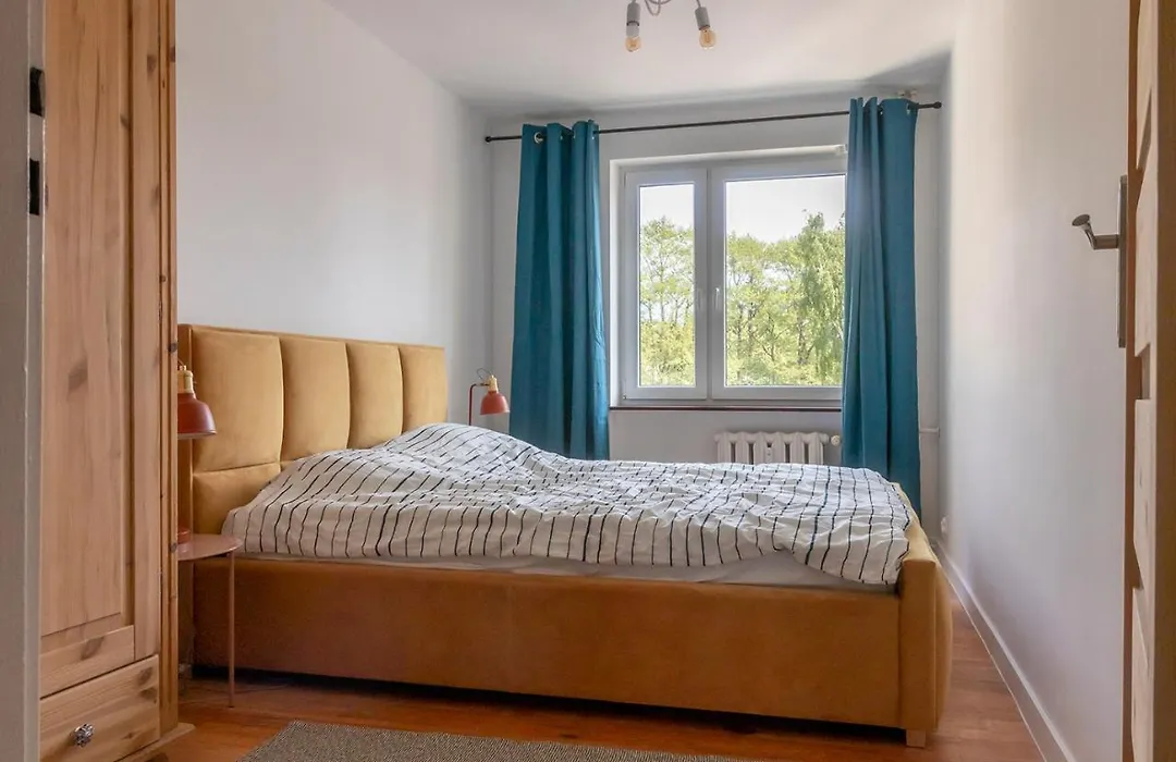 Apartament Żółty Stół-1