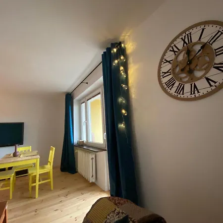 Apartament Żółty Stół-2