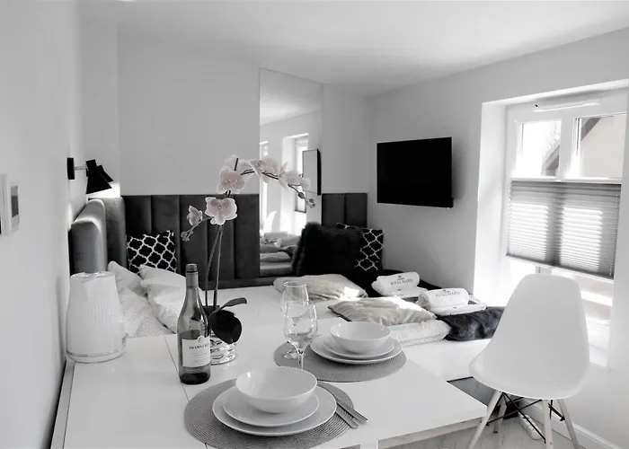 Apartamenty Royal Maris 5 - pokój dwuosobowy, najlepsza lokalizacja w Ustce, blisko plaży i portu, bezpłatny parking, ścisłe centrum Ustka